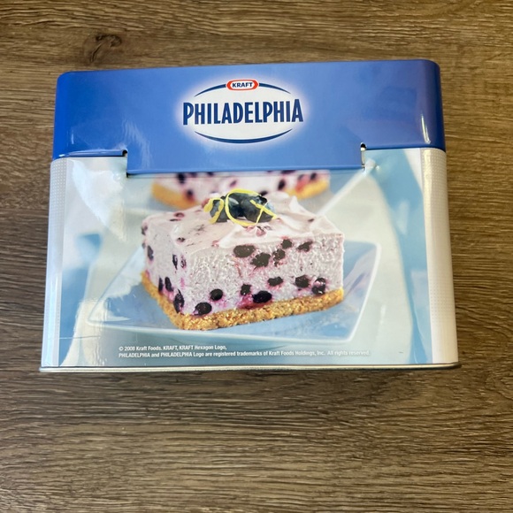 Kraft Philadelphia Cream Cheese Tin with Recipe Cards Collection 76 Recipes New - Picture 2 of 4